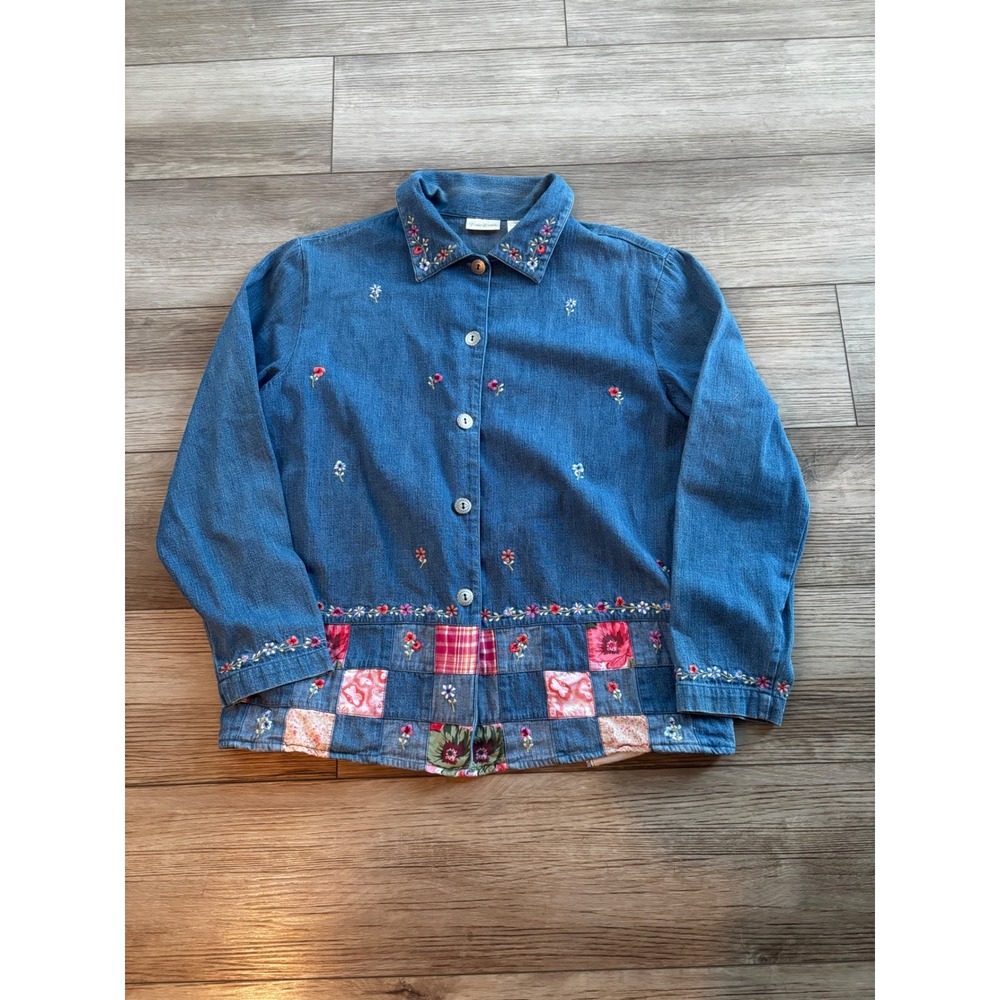 Bobbie Brooks Denim Floral Embroidered Patchwork Shirt Medium Blue Cotton Granny